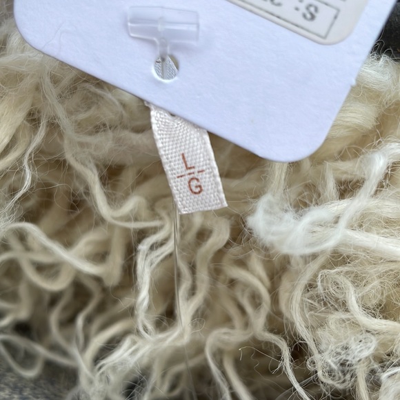 FREE PEOPLE TRENDY FAUX FUR VEST - L - NWT ! - Picture 5 of 13